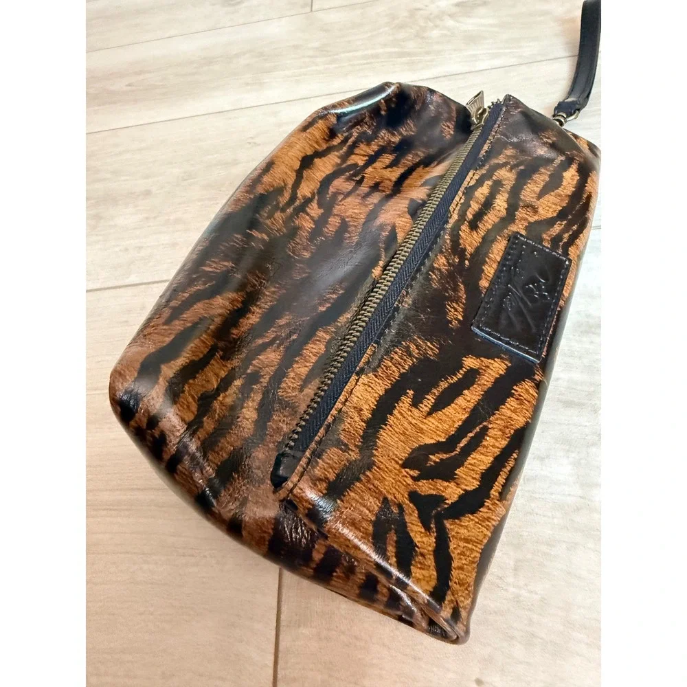 Patricia Nash Tiger Print Foldover Wristlet Clutch Bag P715388 Brown Black NWOT
